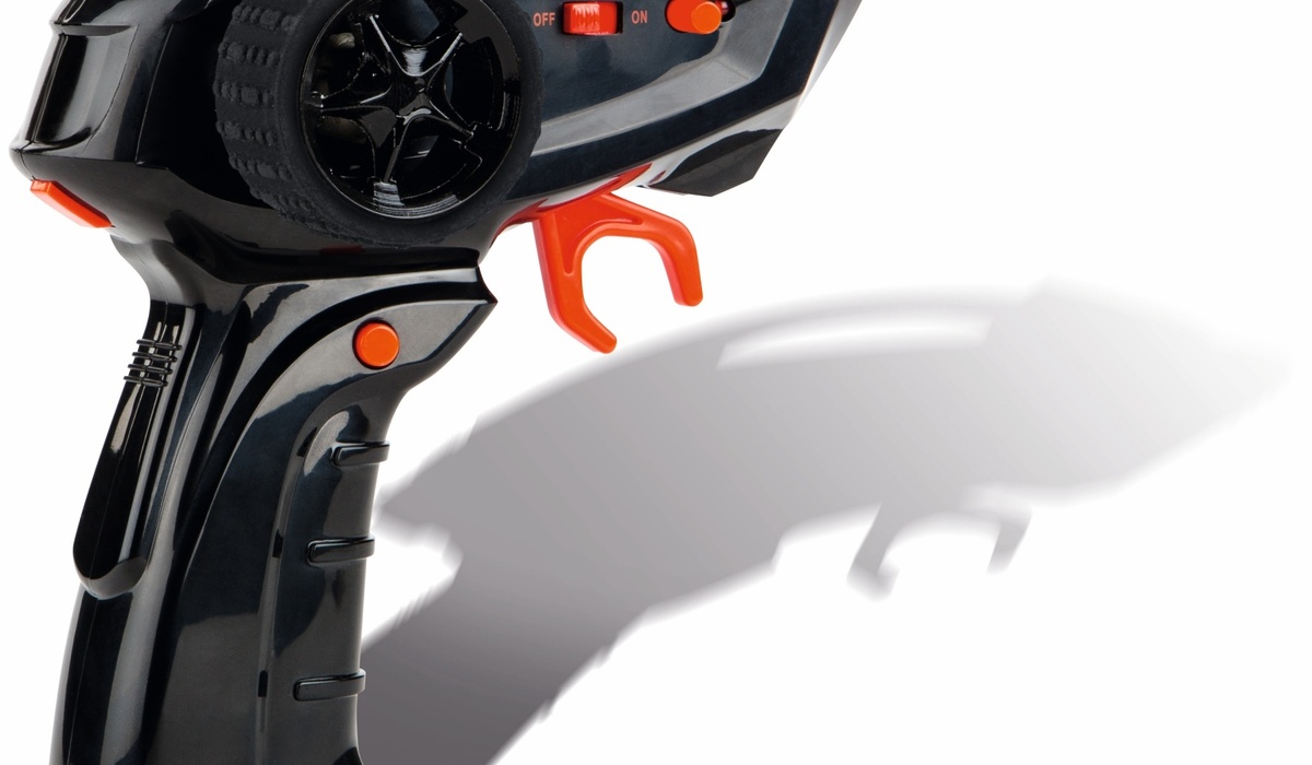 mid Groß-Gerau - Mit der präzisen Digital Proportional Steuerung ist der Kraftprotz im Kleinformat gut für seinen Einsatz gerüstet. Carrera RC