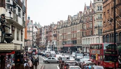 Städte mit verrücktem Straßenverkehr