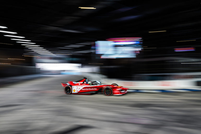 Nissan Formel E Team behauptet sich bei ABB FIA Formel E