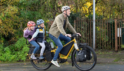 Ratgeber: Kindertransport per Fahrrad - Immer mit Helm, immer angeschnallt