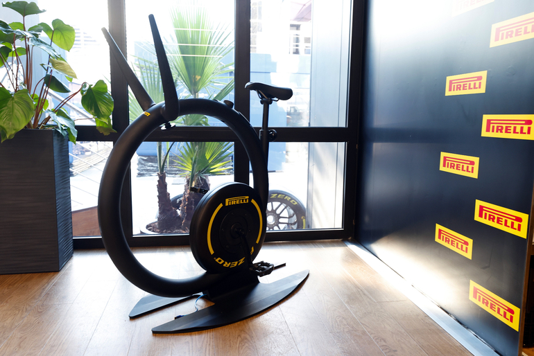 Neues Ergometer im Pirelli-Look
