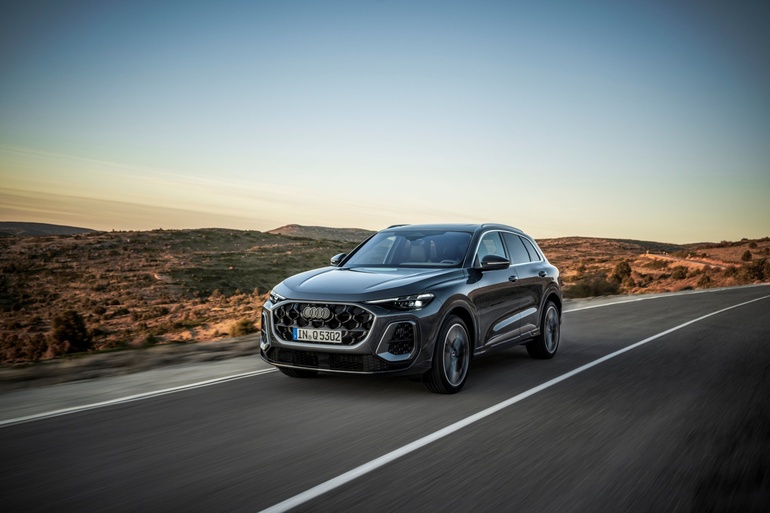 Audi Q5 SUV und Audi SQ5 SUV am Start