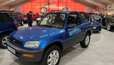 Toyota Collection feiert 30 Jahre Toyota RAV4
