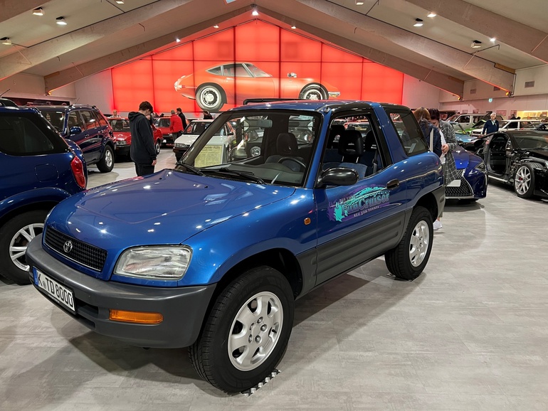 Toyota Collection feiert 30 Jahre Toyota RAV4 Toyota Collection feiert 30 Jahre Toyota RAV4