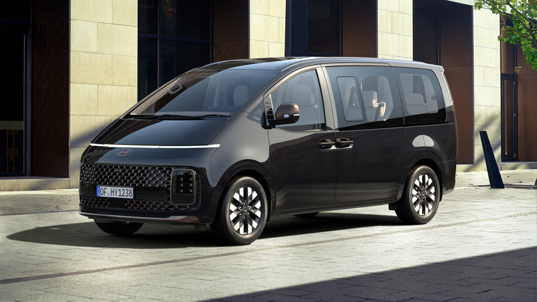 Hyundai Staria Modelljahr 2025 mit Hybridantrieb