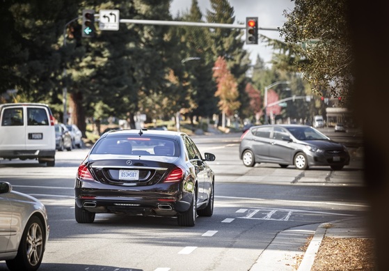 Ampel für autonome Autos - Bei Weiß regeln die Roboter
