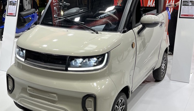 Micrcocar Niumm 500 - E-Auto mit Roller-Technik