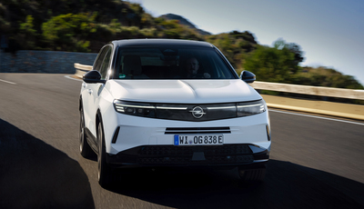 Fahrbericht: Opel Grandland Plug-in-Hybrid  - Blitz mit Stromstoß 