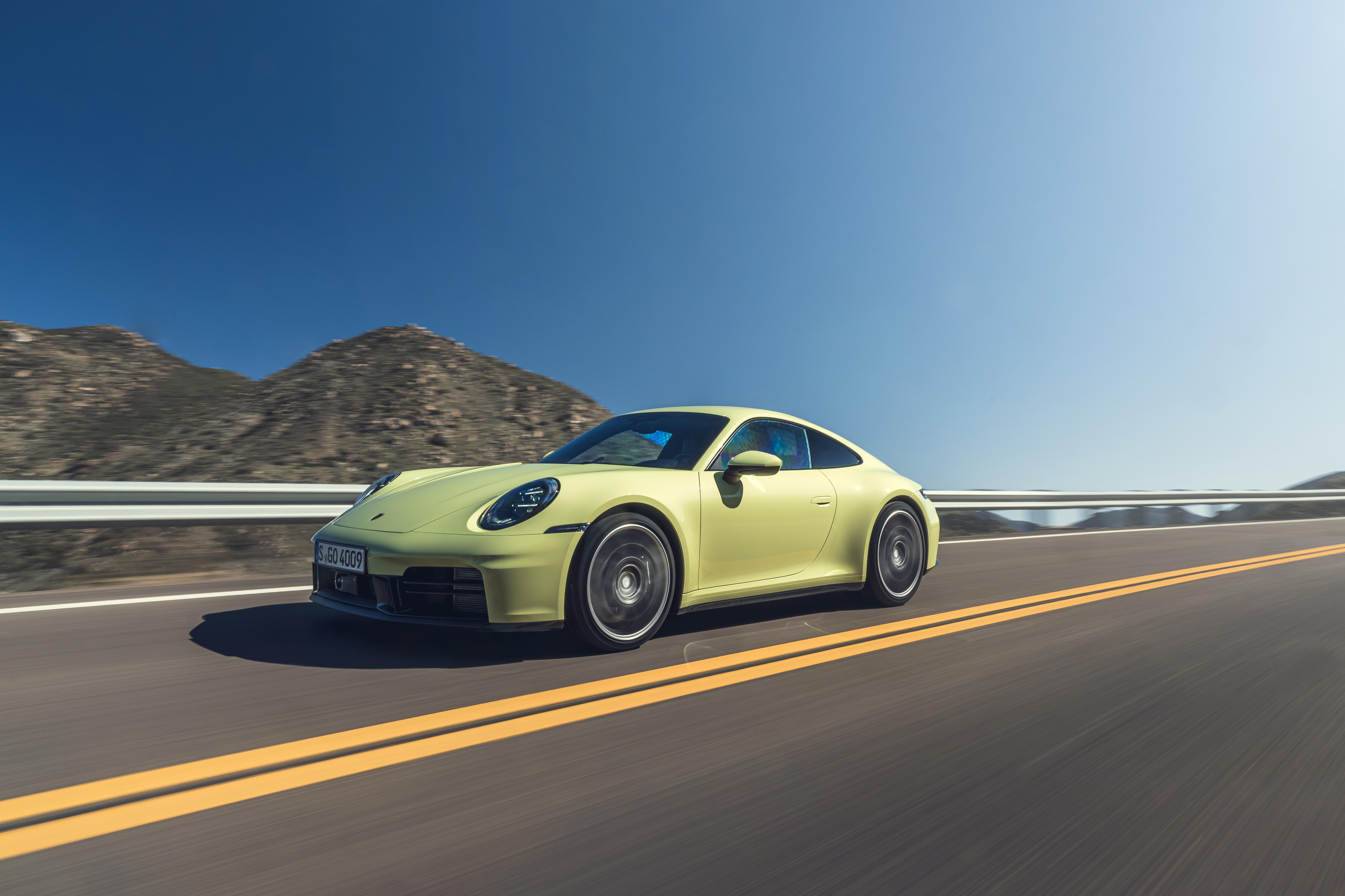 Fahrbericht: Porsche 911 Carrera S - Ab durch die Mitte