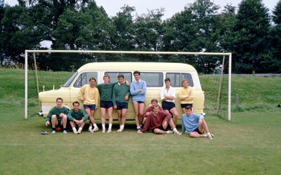 60 Jahre Ford Transit - Rotkäppchen und der Wolfsburger
