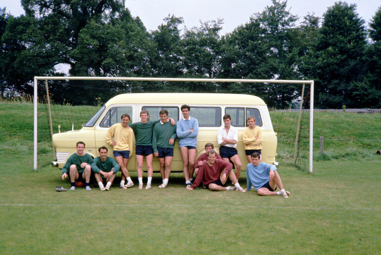 60 Jahre Ford Transit - Rotkäppchen und der Wolfsburger